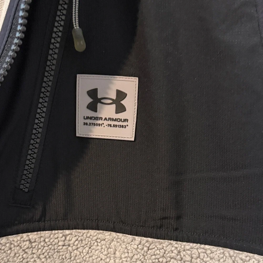 Under Armour cozy under